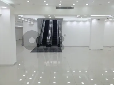 Fully Equipped Showroom for Sale in Hamra 600m² + 60m²