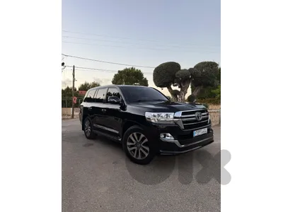Toyota Land Cruiser 2009 v8 81025852
