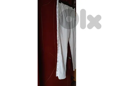 white pant