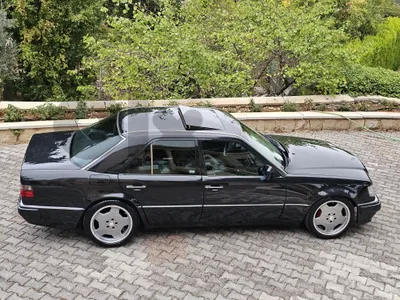 Mercedes-Benz E-Class 1992 E400 V8 Look E500