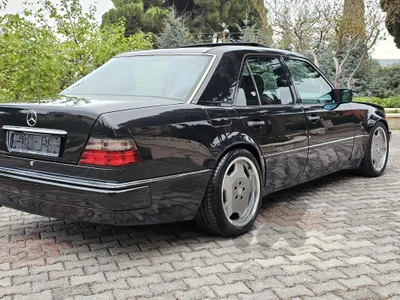Mercedes-Benz E-Class 1992 E400 V8 Look E500