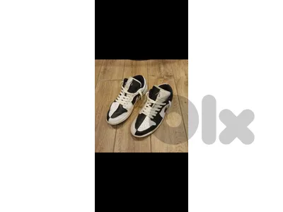 Jordan 1 low semi white semi black original