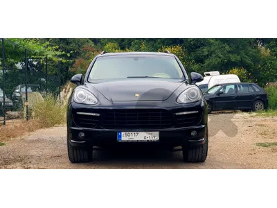 Porsche Cayenne GTS Package 2011 Low mileage