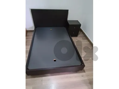 BED with NIGHTSTAND