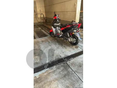 TVS red/black 2023 Like new