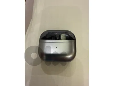 Samsung Galaxy Buds3 Pro ( like new )