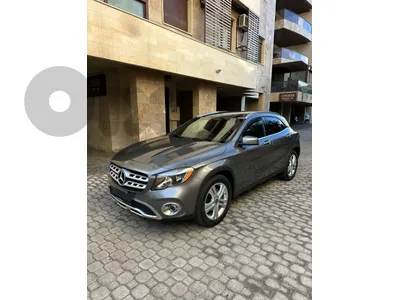 Mercedes GLA 250 4matic 2019 gray on black (clean carfax)