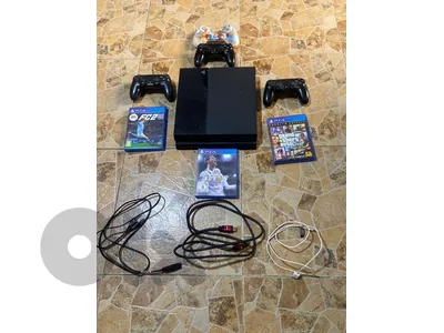 ps4 with 3 cds