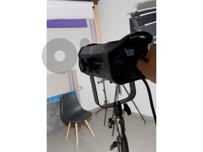 500 Watt Bicolor Cinema Light by Refutuna