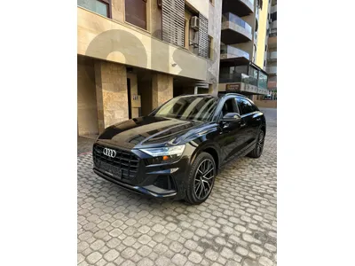 Audi Q8 Quattro S-line 2020 black on black (