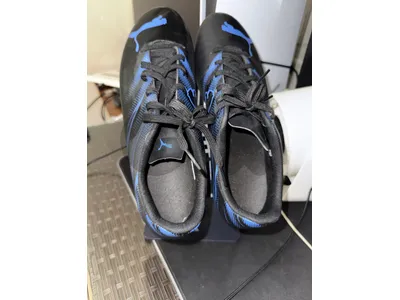 football shoes original size 43