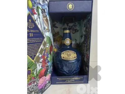 Decorative empty decanters Decorative empty decanters