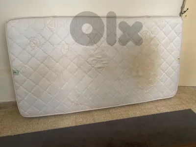 فرشة مفرد بحالة جيدة