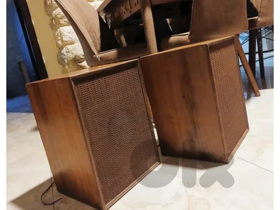 Two Vintage wooden speakers
for sale