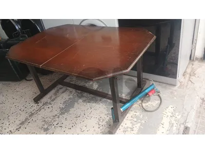 طاوله  طعام بتتكبر وبتصغر