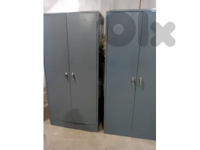 خزانات إيطالي شبه جديد سعر وحدي 120$،