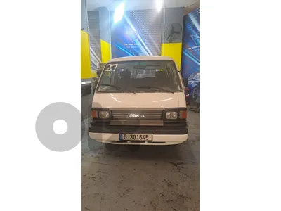 فان مازدا E2000 للبيع موديل ٩٢ نظيفً مسجل بالإسم خصوصي