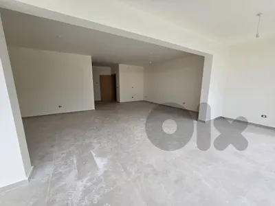 3 BD Apartment With Pool & Garden – Adma