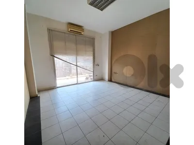 Office with 220sqm in Dora for rent  مكتب بمساحة 220 متر مربع في الدوره للإيجار