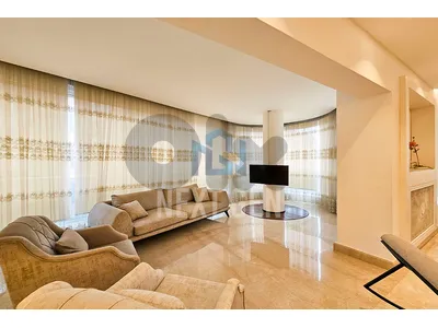Apartment For Rent In Rawche | شقة للإيجار في الروشة