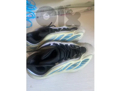 yeezy 700 v3