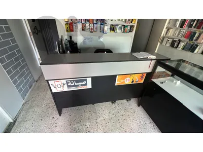 cell phone store