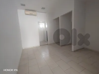 Well-located small retail shop for rent in Mansourieh.