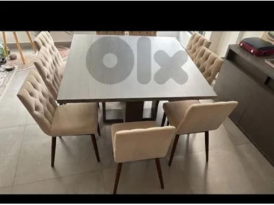 dinning table and dressoir