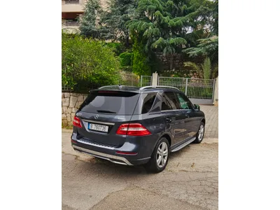 Mercedes-Benz ML-Class 2012