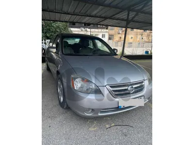 Nissan Altima 2004 sedan