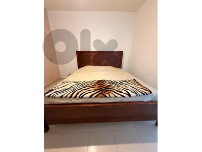 Bed and Mattress for sale - تخت مع فرشة للبيع بداعي السفر