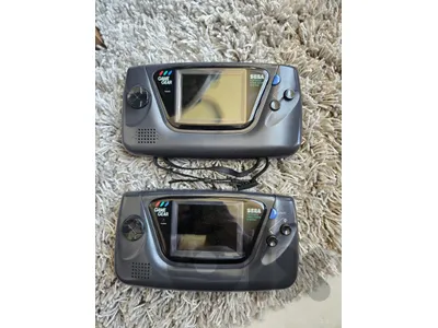 2 Sega Game Gears + 19 games
