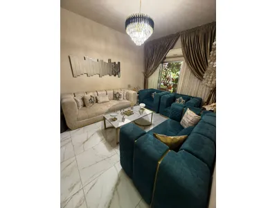 Full Saloon for sale (as new)