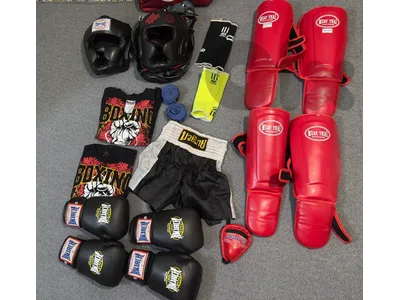 Kids Muay Thai / Kickboxing Full Gear Bundle (Excellent Condition)