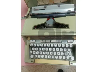 wooden separation , typewriter,cashregister