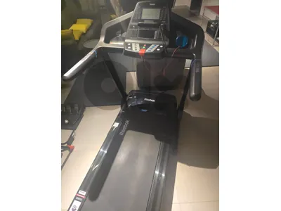 reebok one series GT60 treadmil , heavy duty used once reebok one series GT60 treadmil , heavy duty used once