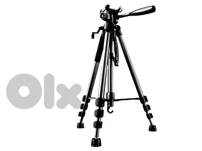 UGREEN Professional Tripod LP661 (Model 15187) – New/Excellent Condition