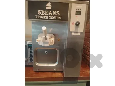 frozen yogurt and merry cream machine