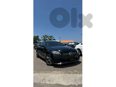 Mercedes-Benz 2019  4MATIC Clean carfax