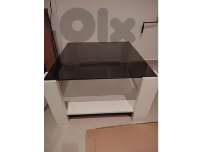 corner table