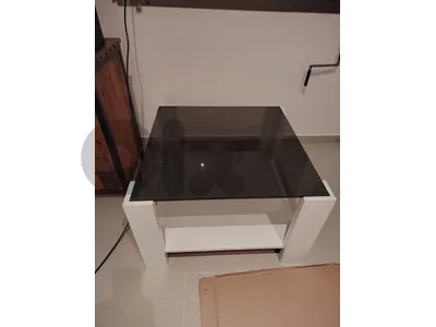 corner table