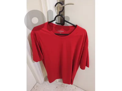 كنزة رجالي للبيع ماركة LCWAIKIKI شبه جديد قياس XL السعر 5$