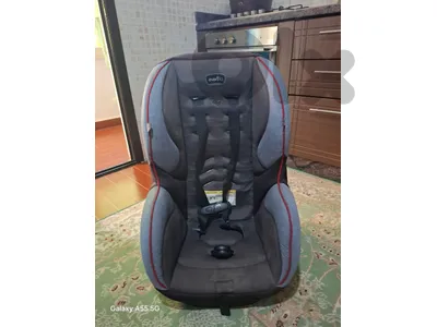 تخت و كومندينا و عرباية جر و كرسي سيارة للبيبي