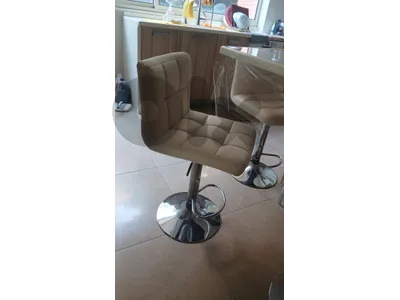 white kitchen long bar chairs كراسي مرتفعة للبار