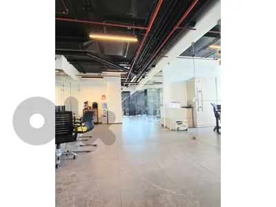 RAO26-5122 UNFURNISHED OFFICE 275 m² FOR RENT | DEKWENEH
