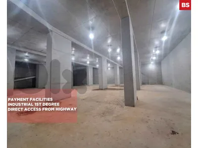 SHOWROOM/Bsalim/بصاليم/Strategic location/ REF#BS136499 !