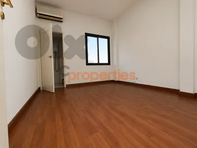 Office for rent in Badaro – مكتب للإيجار في بدارو CPBZK01