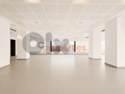 Showroom for rent in Hamra - صالة للإيجار في الحمرا - CPBMKH11