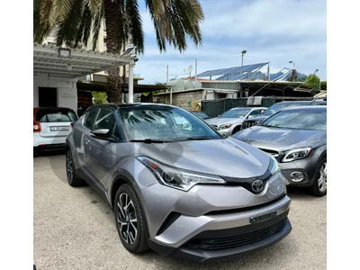 Toyota C-HR 2019 XLE Premium clean carfax