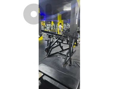 Plate-Loaded T-Bar Row Machine